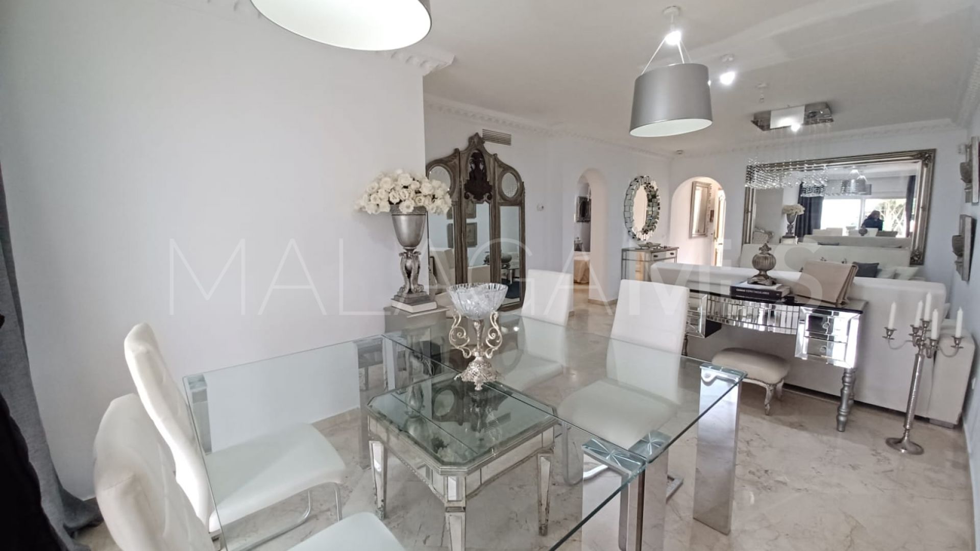 Apartamento for sale with 2 bedrooms in Guadalmina Alta