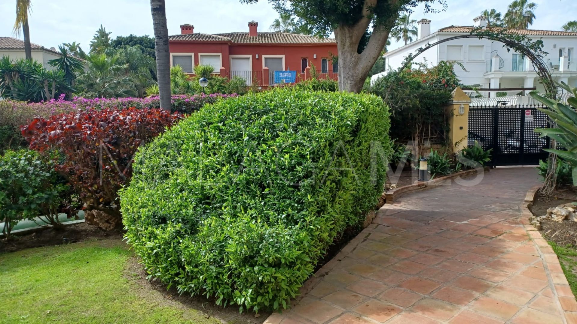 Apartamento for sale with 2 bedrooms in Guadalmina Alta
