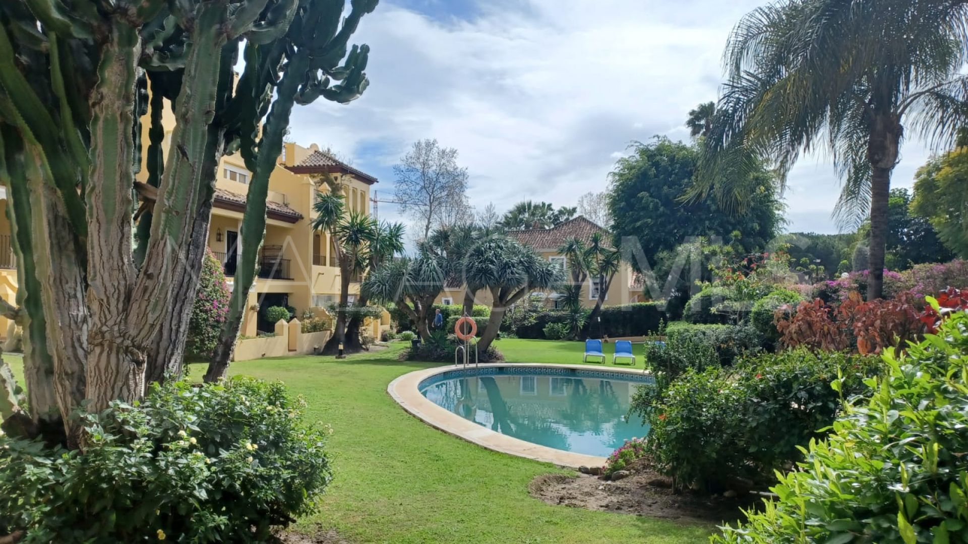 Apartamento for sale with 2 bedrooms in Guadalmina Alta