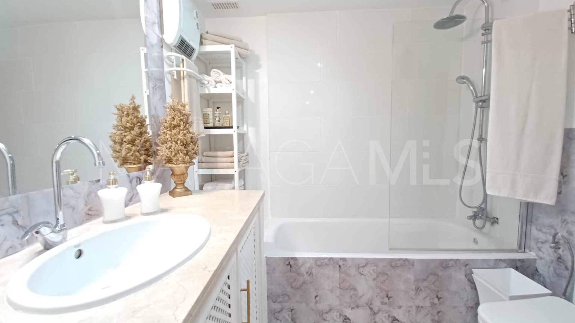 Apartamento for sale with 2 bedrooms in Guadalmina Alta