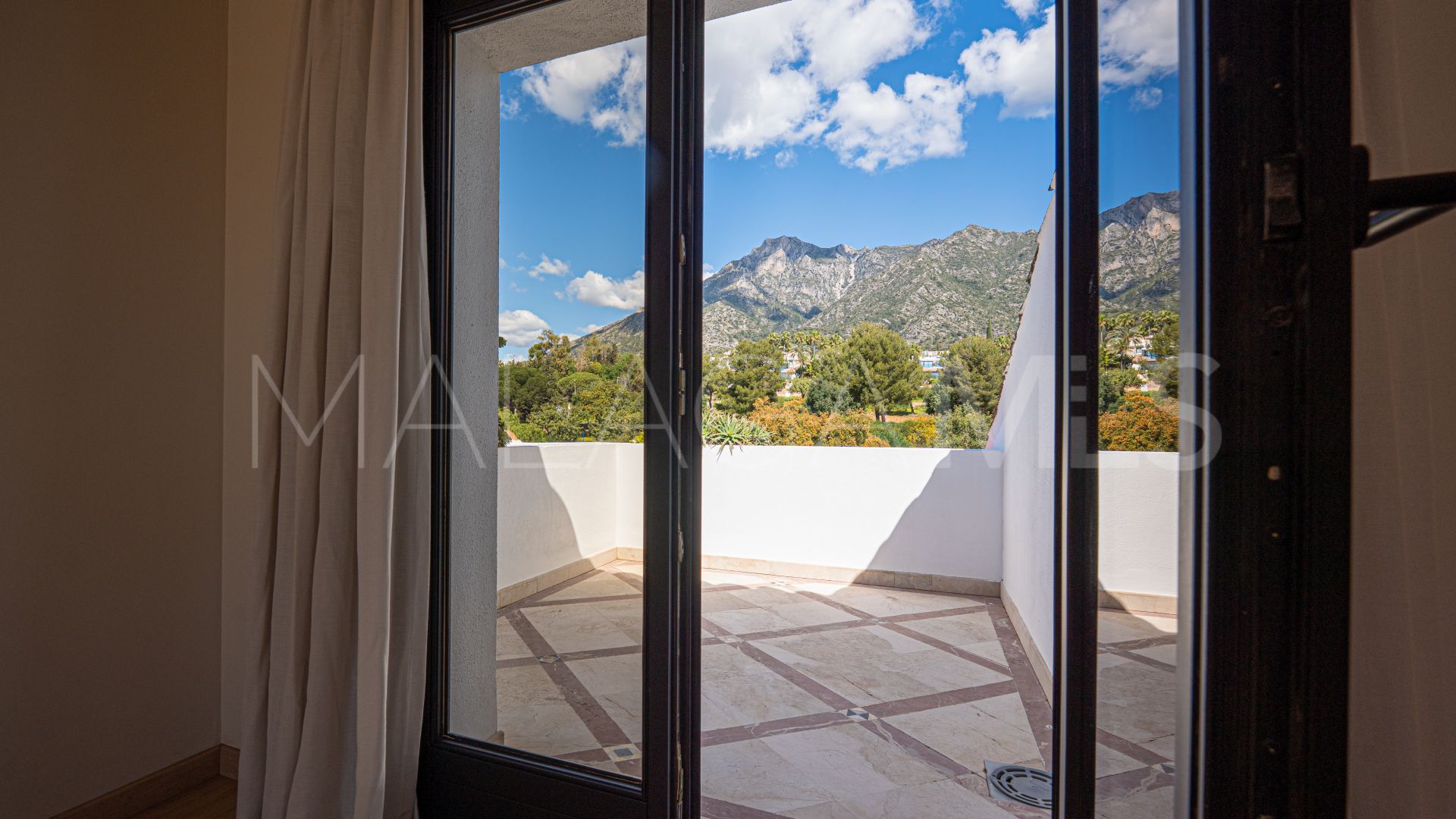 Atico duplex a la venta in Marbella Golden Mile