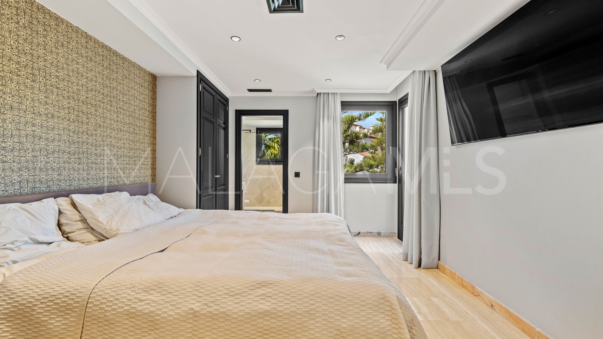 Atico duplex a la venta in Marbella Golden Mile