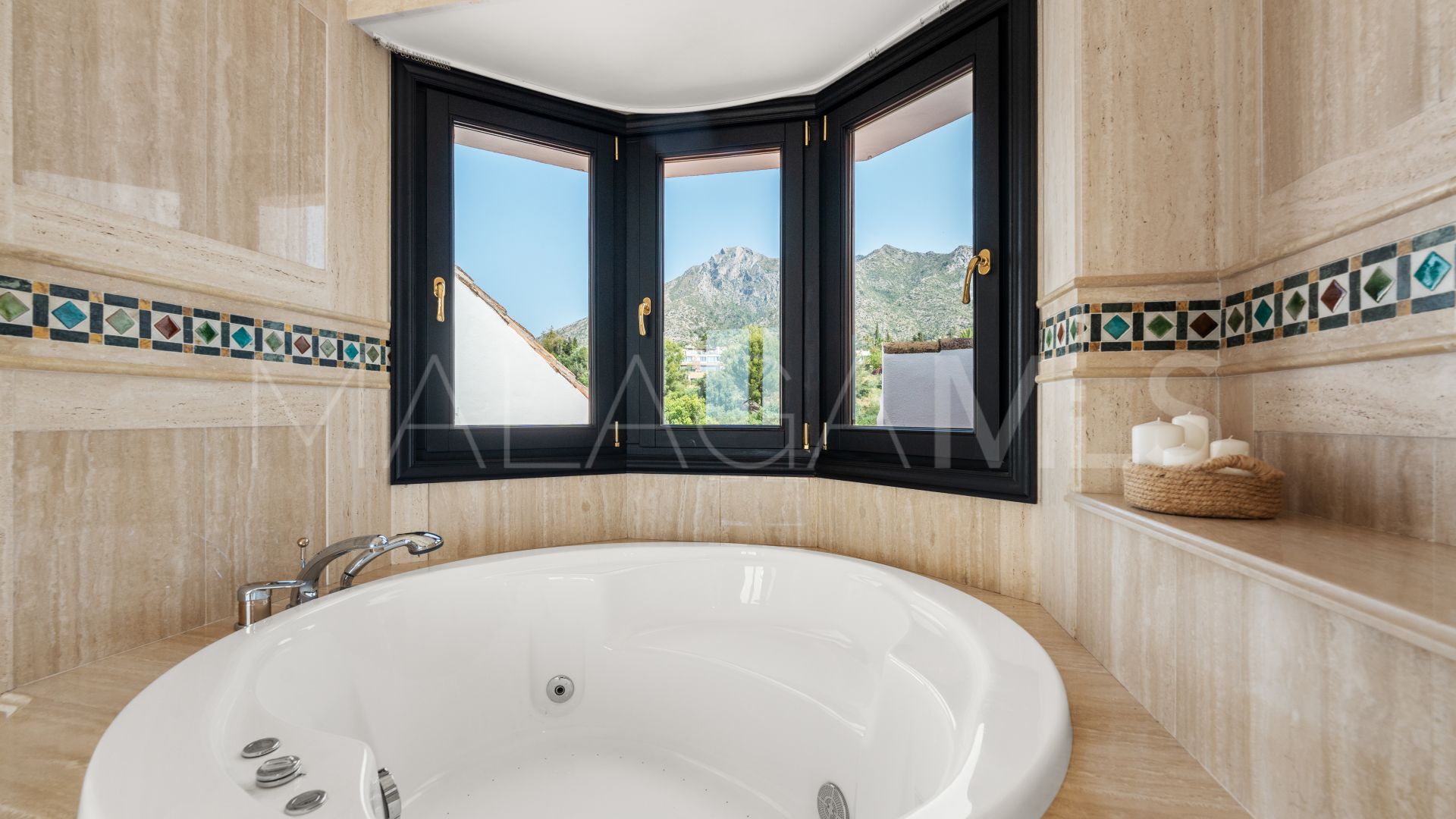 Atico duplex a la venta in Marbella Golden Mile