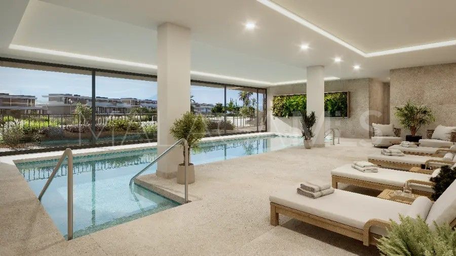 For sale 2 bedrooms apartment in Estepona West