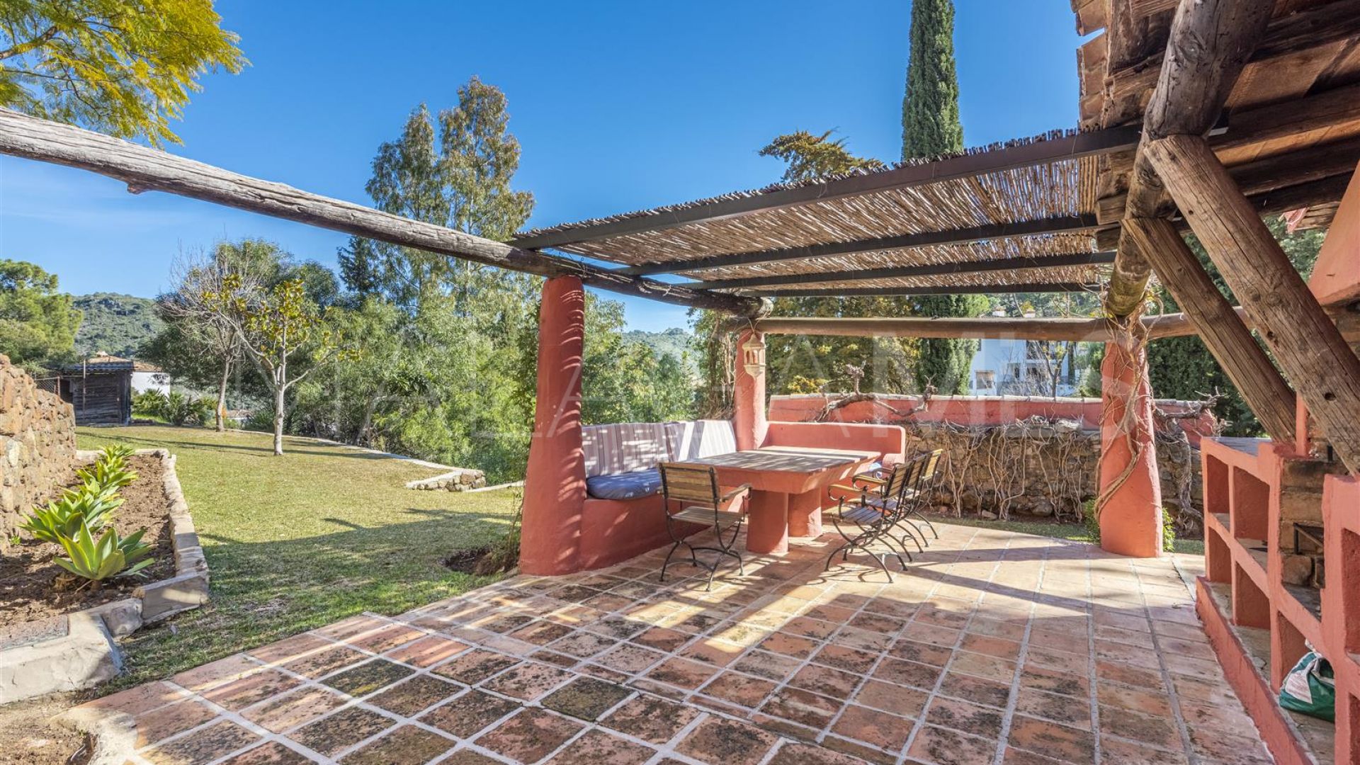 Finca for sale in Benahavis