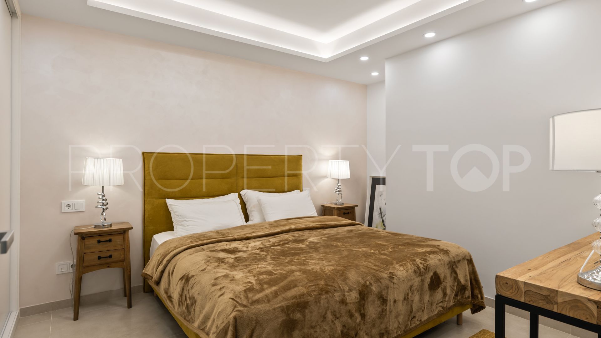 7 bedrooms ground floor apartment for sale in 9 Lions Residences