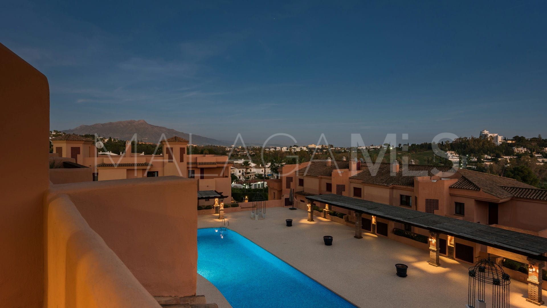Zweistöckiges penthouse for sale in El Paraiso
