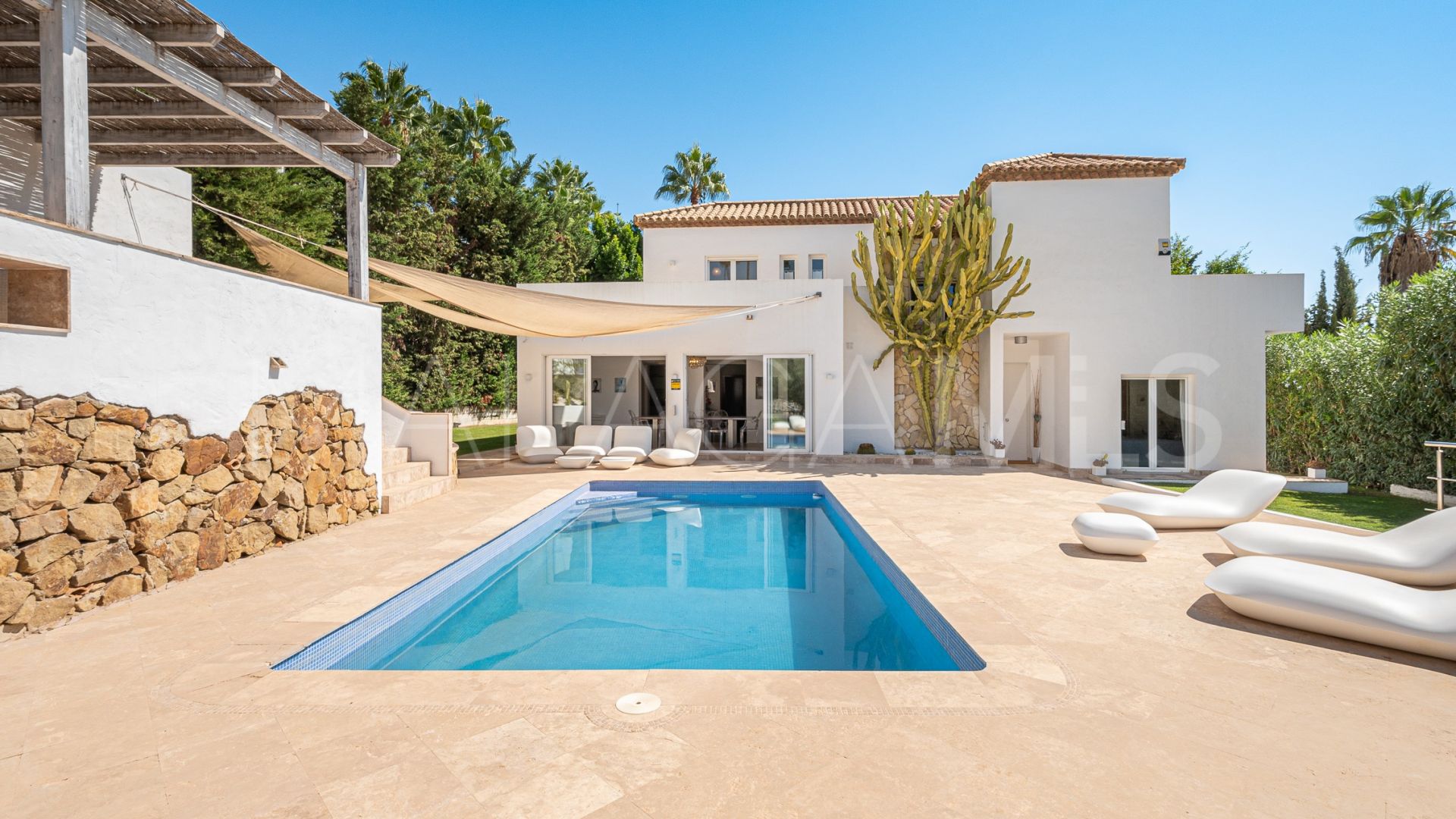 Nueva Andalucia, villa for sale with 5 bedrooms
