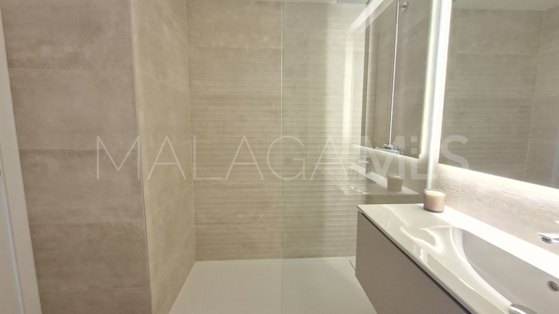 4 bedrooms Marbella East apartment for sale