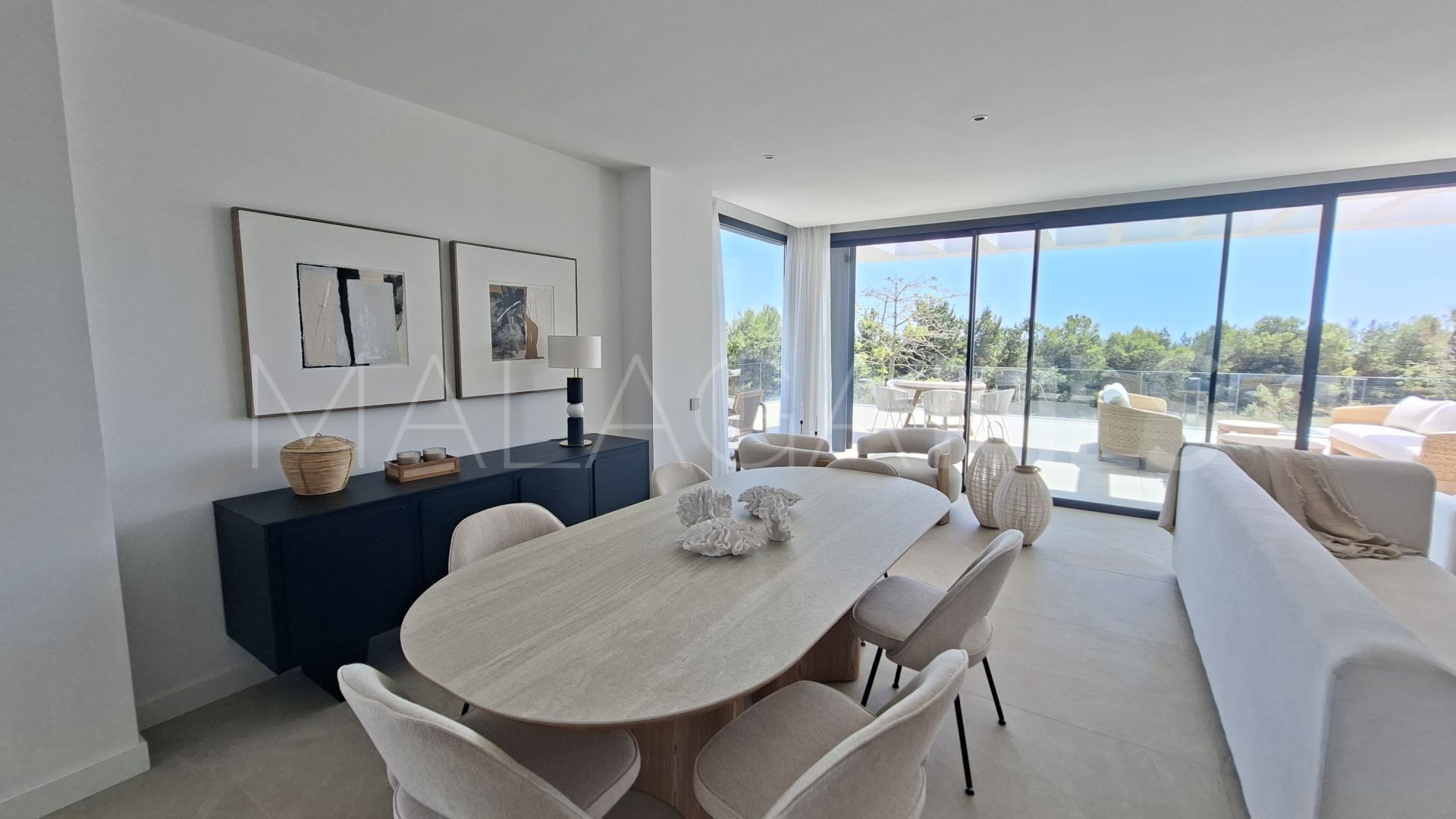 4 bedrooms Marbella East apartment for sale