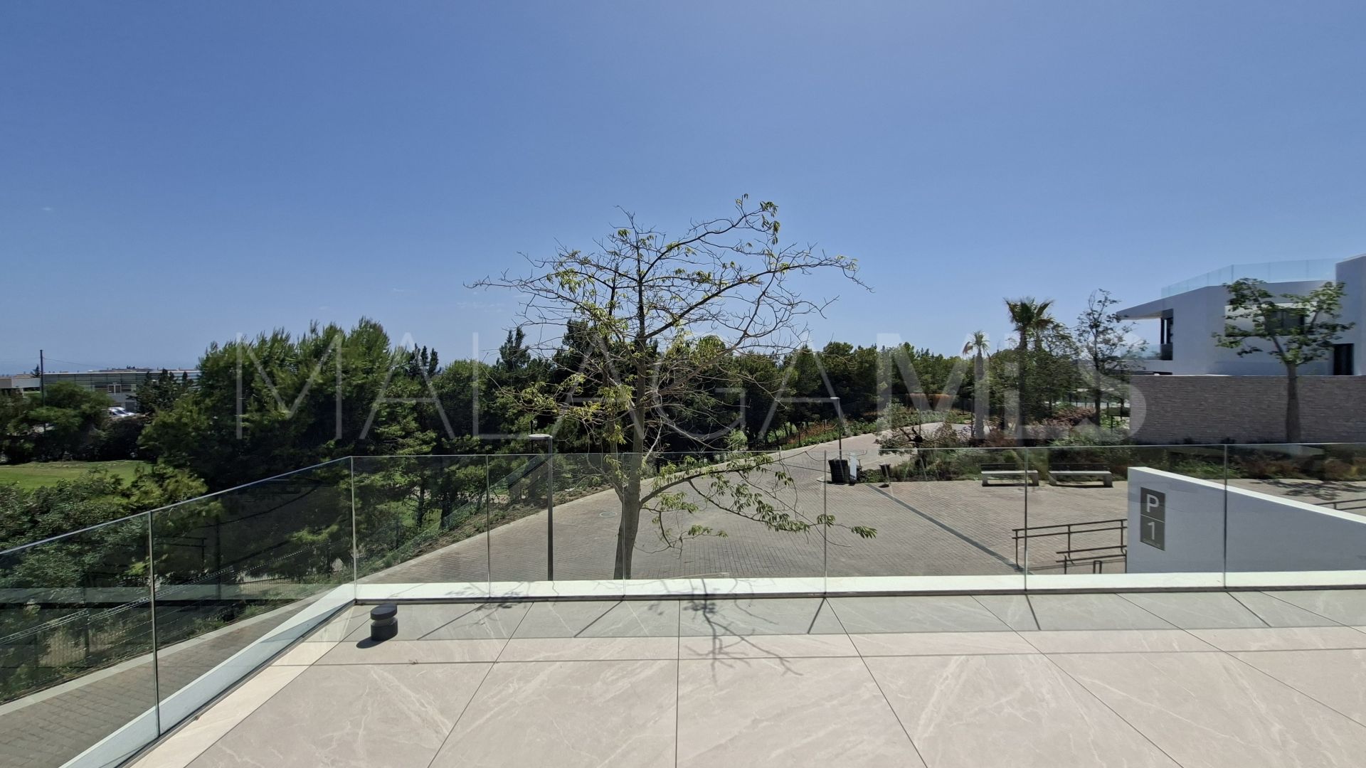 4 bedrooms Marbella East apartment for sale