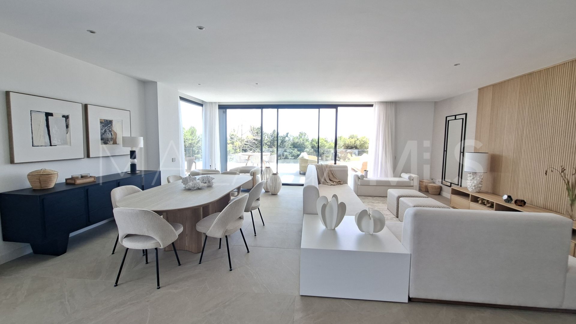 4 bedrooms Marbella East apartment for sale