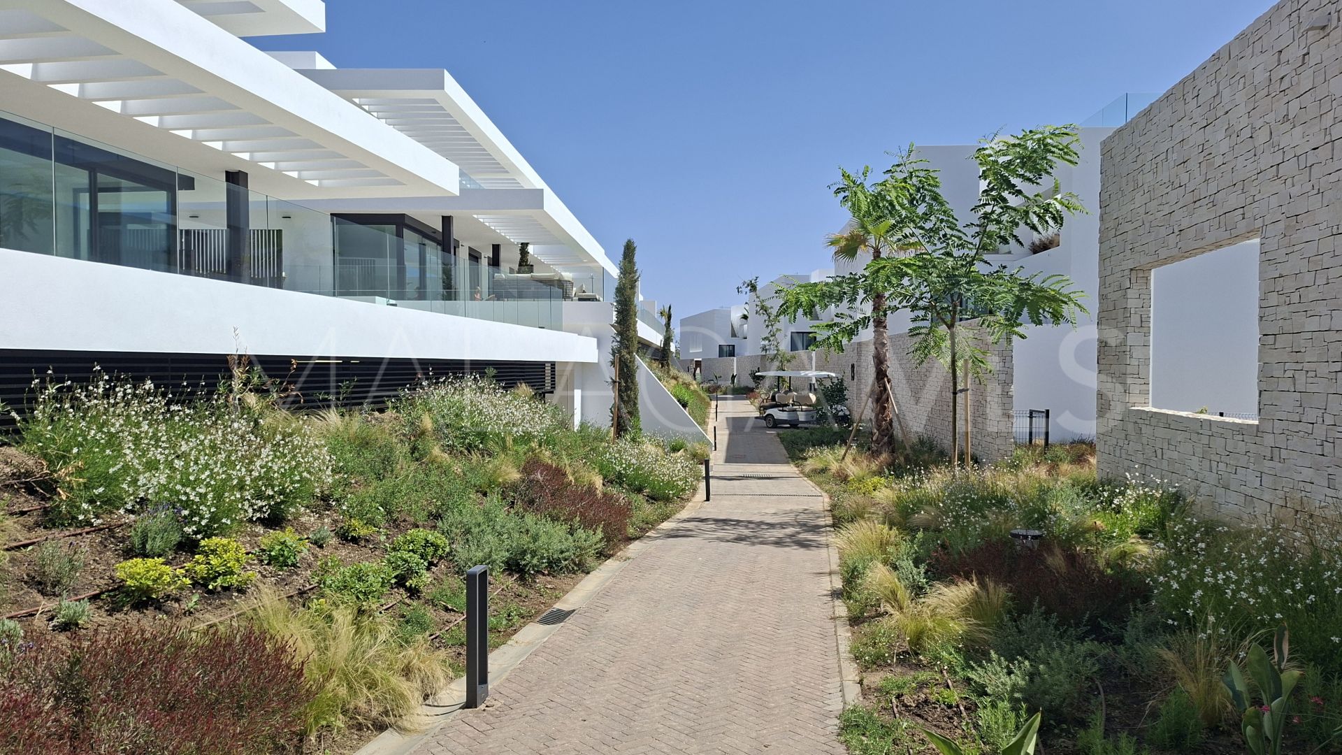 4 bedrooms Marbella East apartment for sale