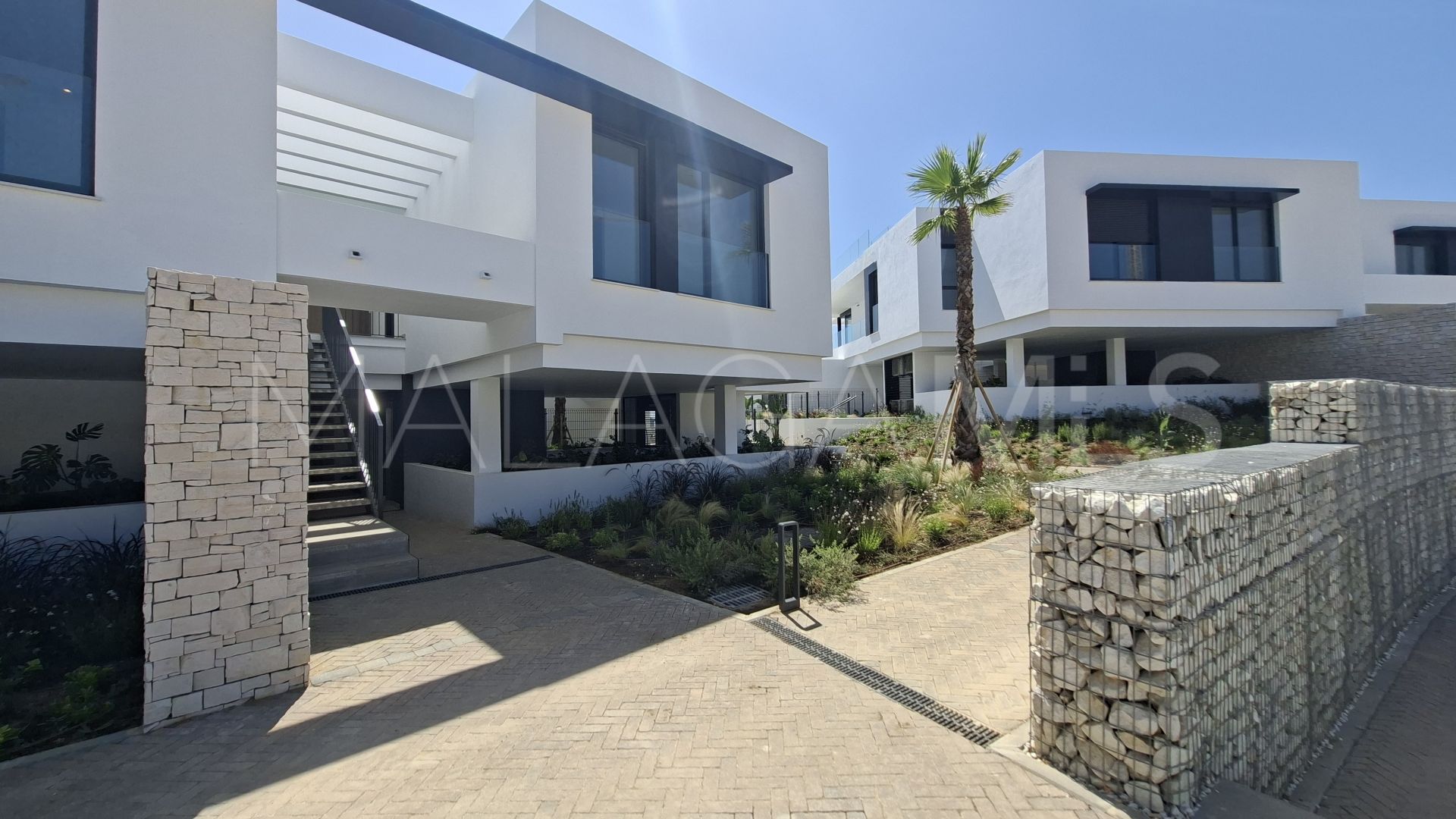 4 bedrooms Marbella East apartment for sale