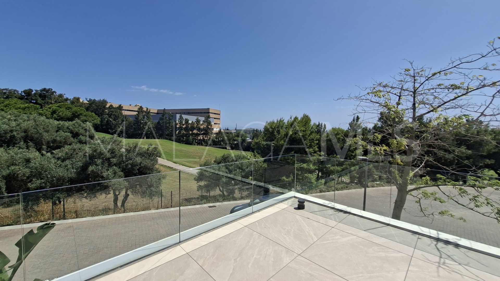 4 bedrooms Marbella East apartment for sale