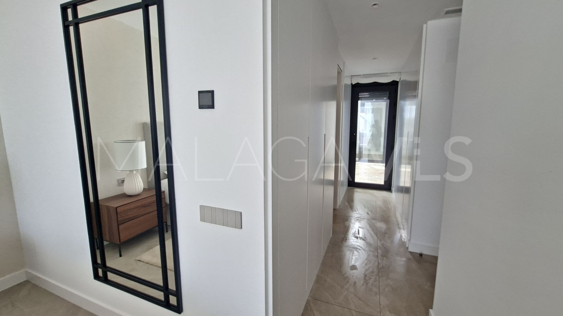 4 bedrooms Marbella East apartment for sale
