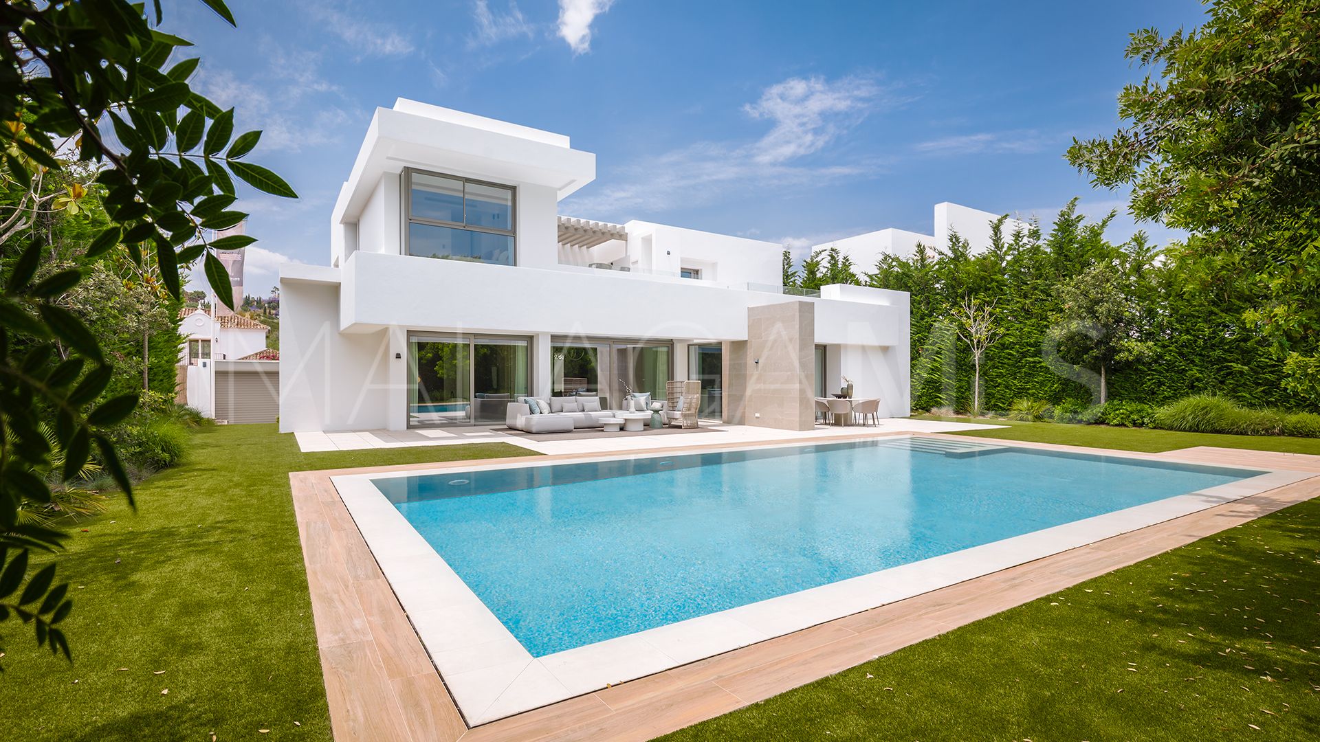 Villa for sale in El Paraiso