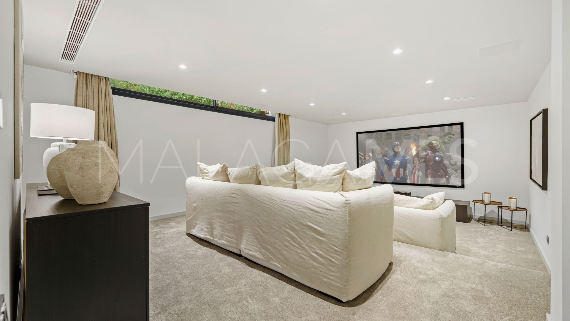 Villa for sale in Nueva Andalucia