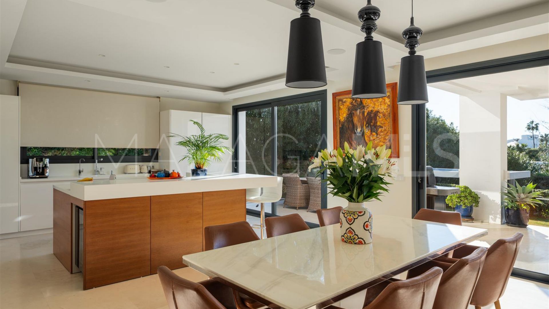 Villa for sale in Nueva Andalucia