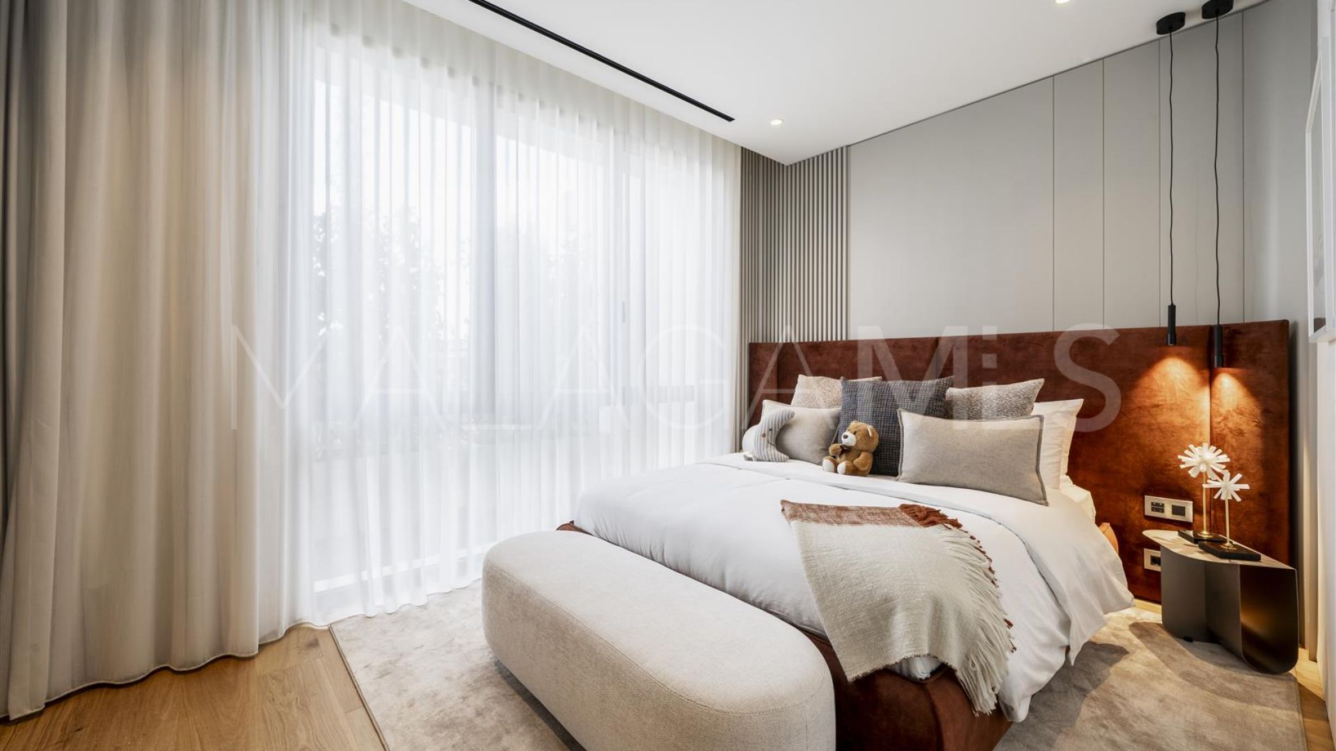 Ground floor duplex for sale in Marbella Goldene Meile