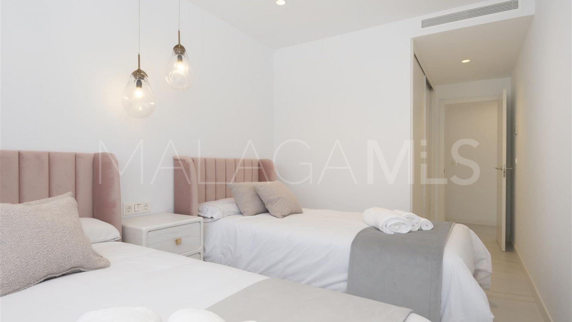 Radhus for sale in Los Naranjos