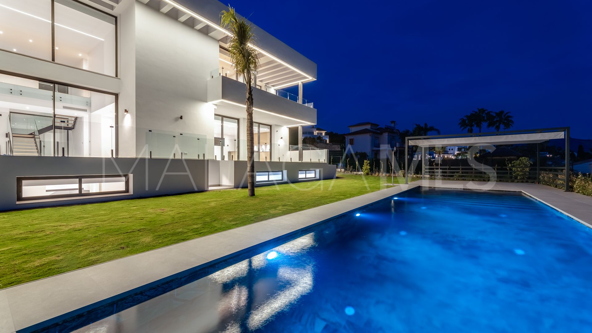 Villa for sale in Paraiso Alto