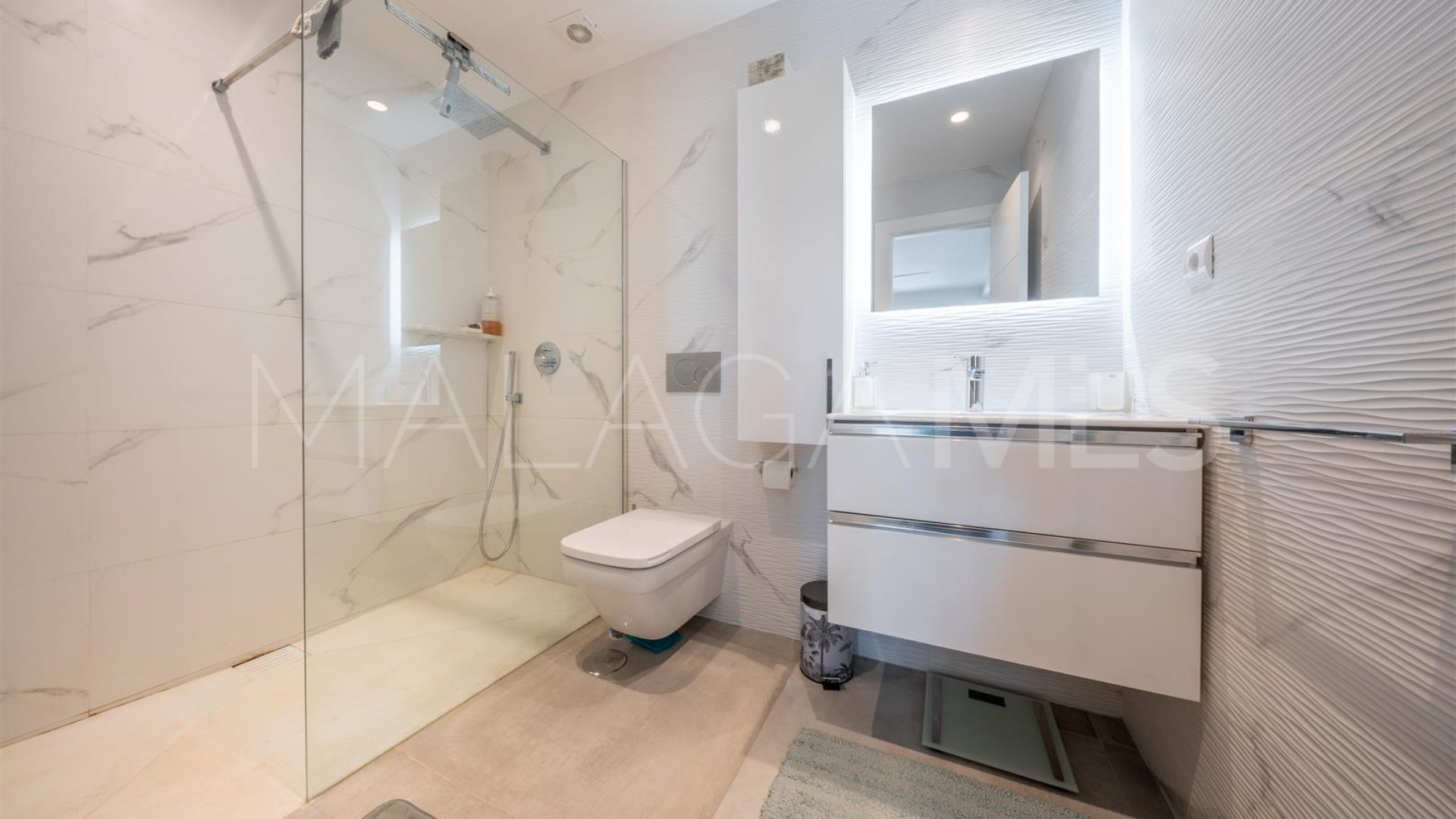 Markplanslägenhet for sale in Lorcrimar