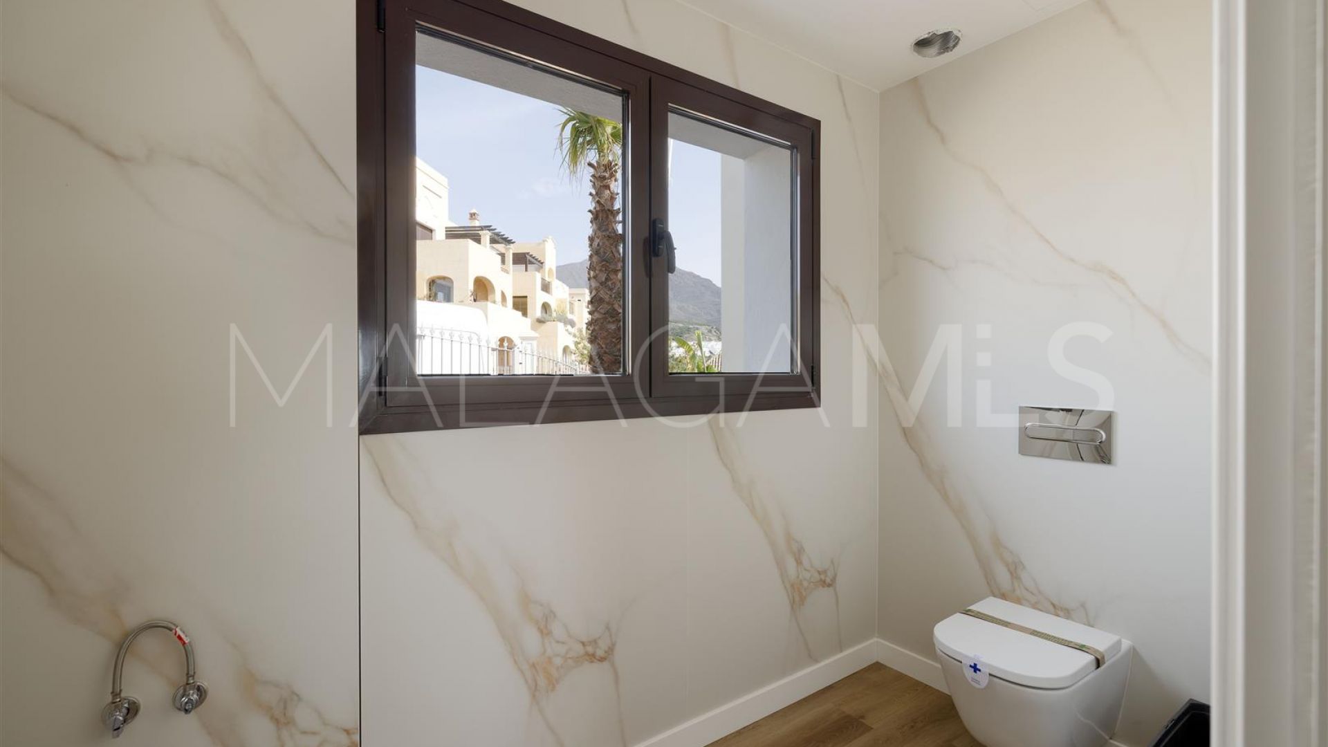 Radhus for sale in Azata Golf