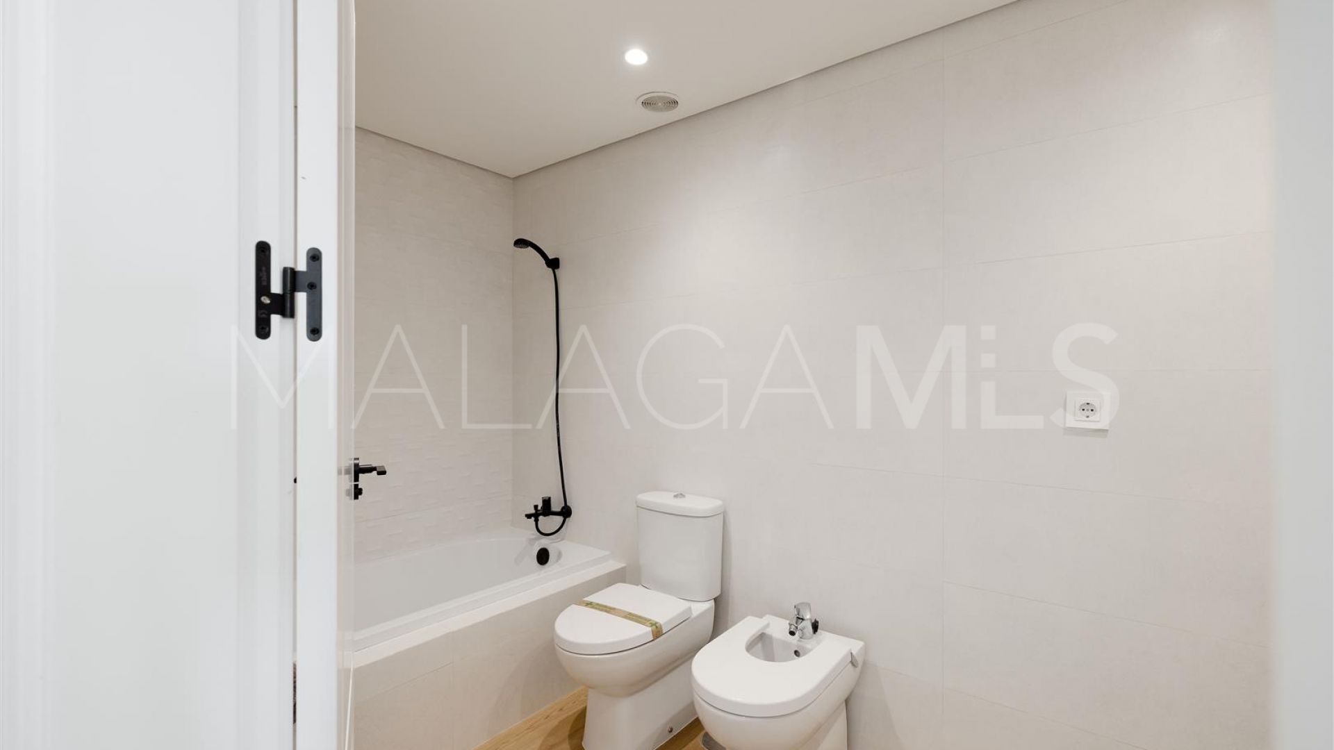 Radhus for sale in Azata Golf