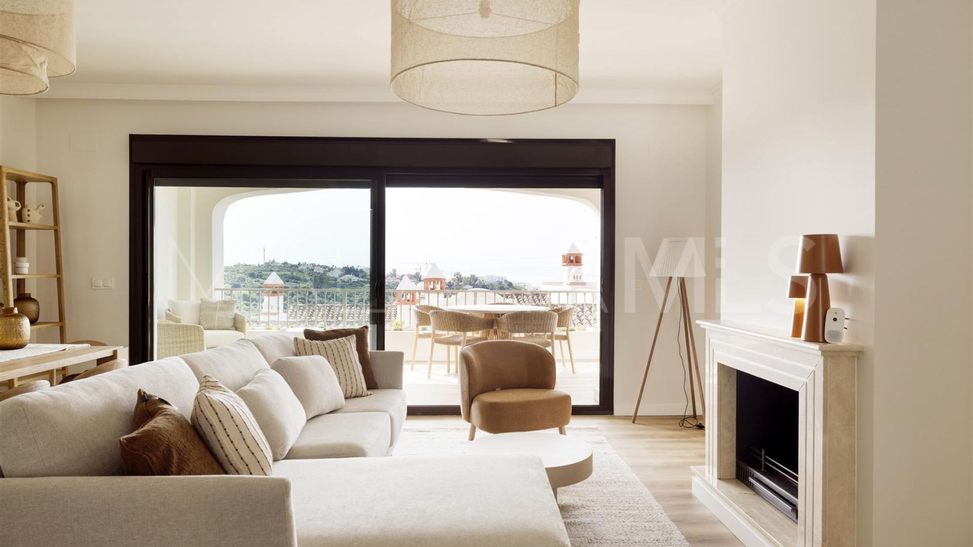 Radhus for sale in Azata Golf