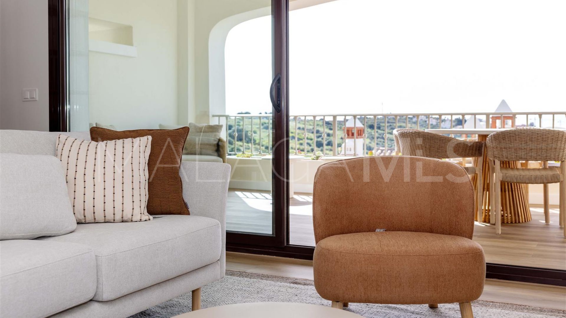 Radhus for sale in Azata Golf