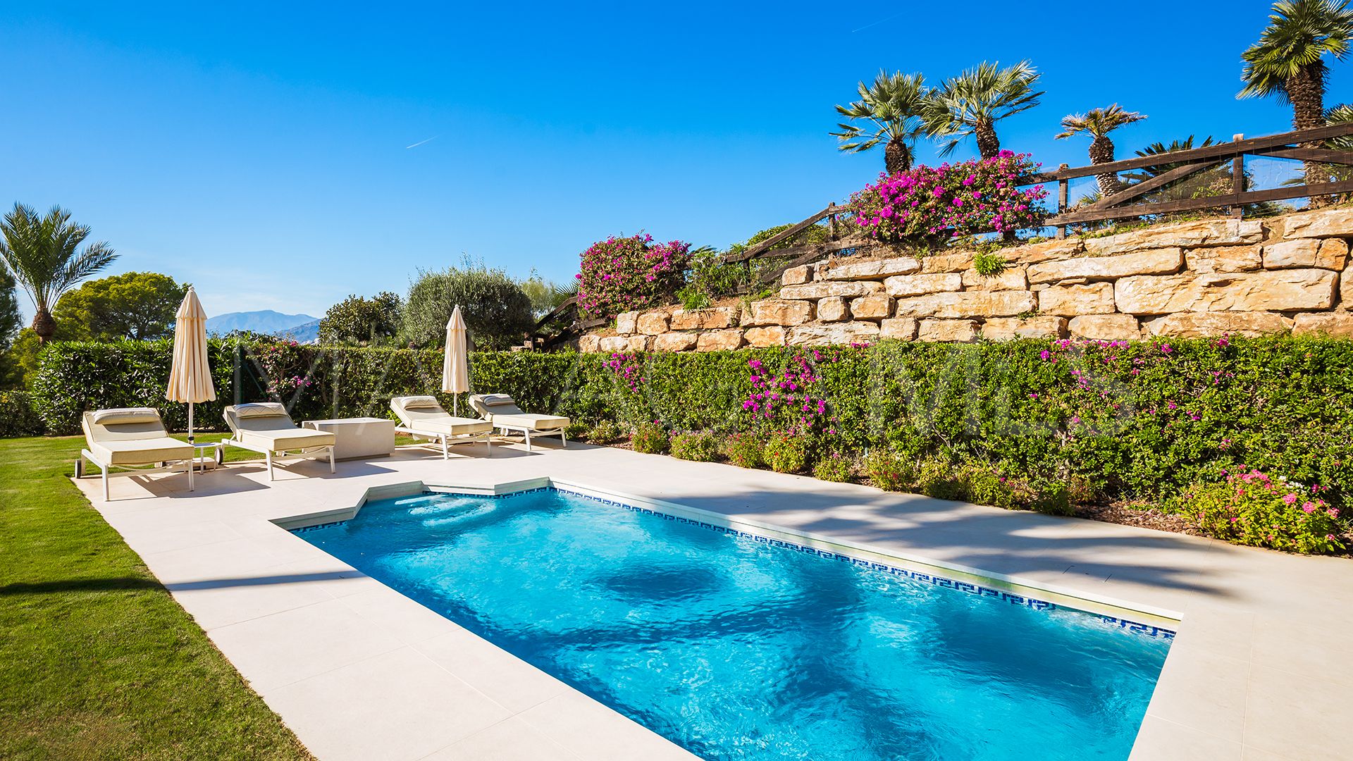 Markplanslägenhet for sale in Nueva Andalucia