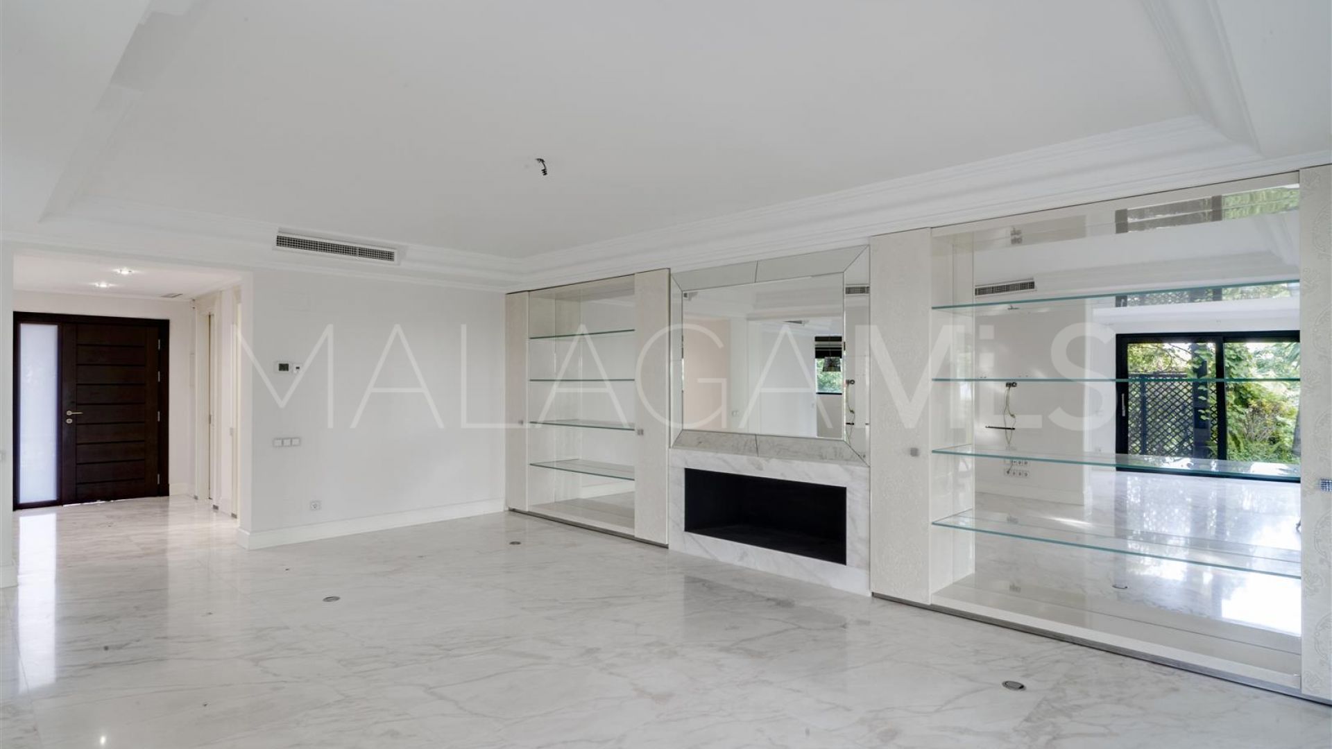 Villa a la venta in Lomas de Magna Marbella de 6 bedrooms