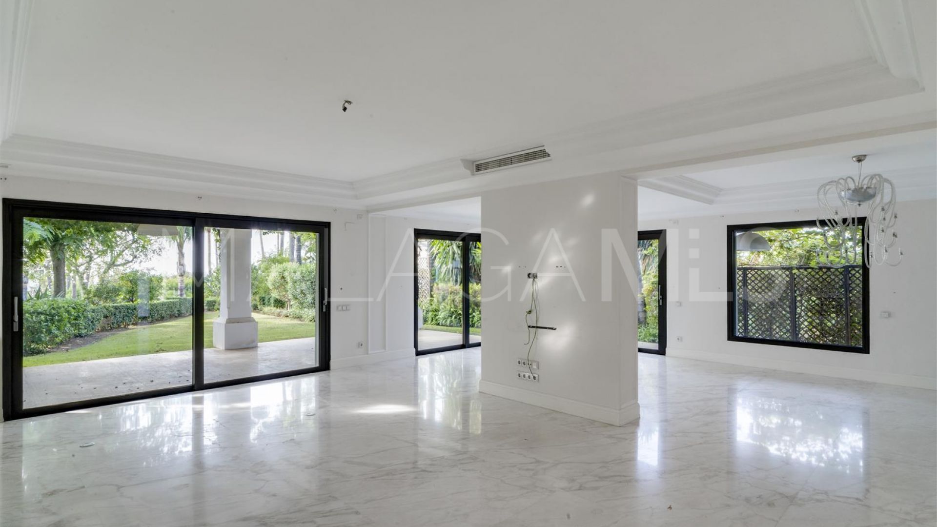 Villa a la venta in Lomas de Magna Marbella de 6 bedrooms