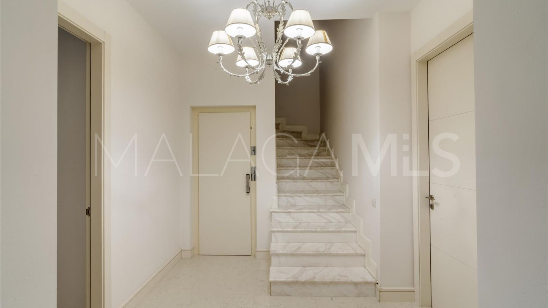 Villa a la venta in Lomas de Magna Marbella de 6 bedrooms
