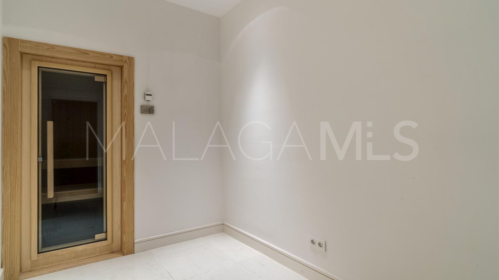 Villa a la venta in Lomas de Magna Marbella de 6 bedrooms