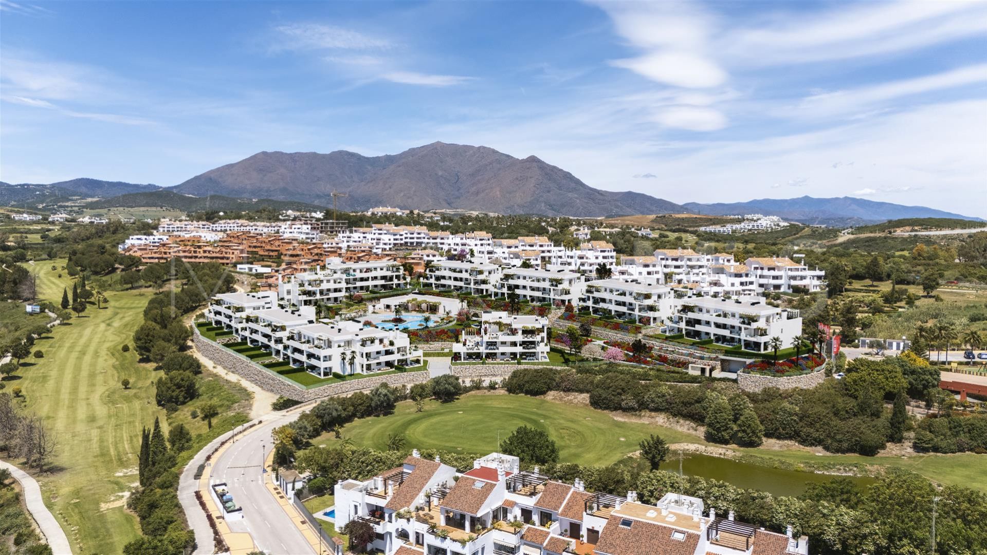 For sale 2 bedrooms apartment in Casares Golf