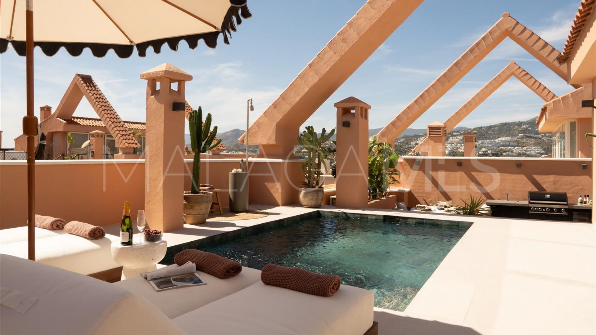Zweistöckiges penthouse for sale in Magna Marbella