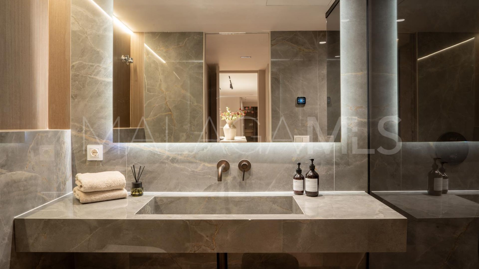 Zweistöckiges penthouse for sale in Magna Marbella