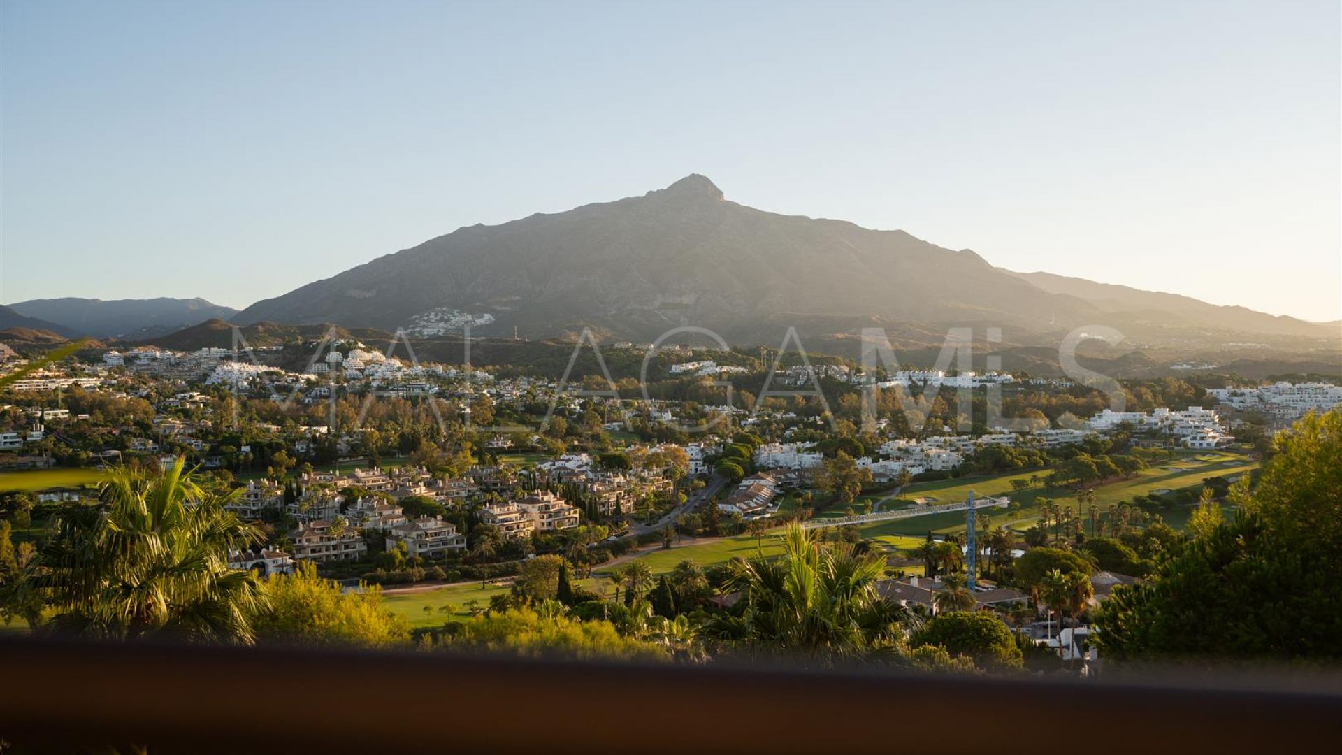 Zweistöckiges penthouse for sale in Magna Marbella