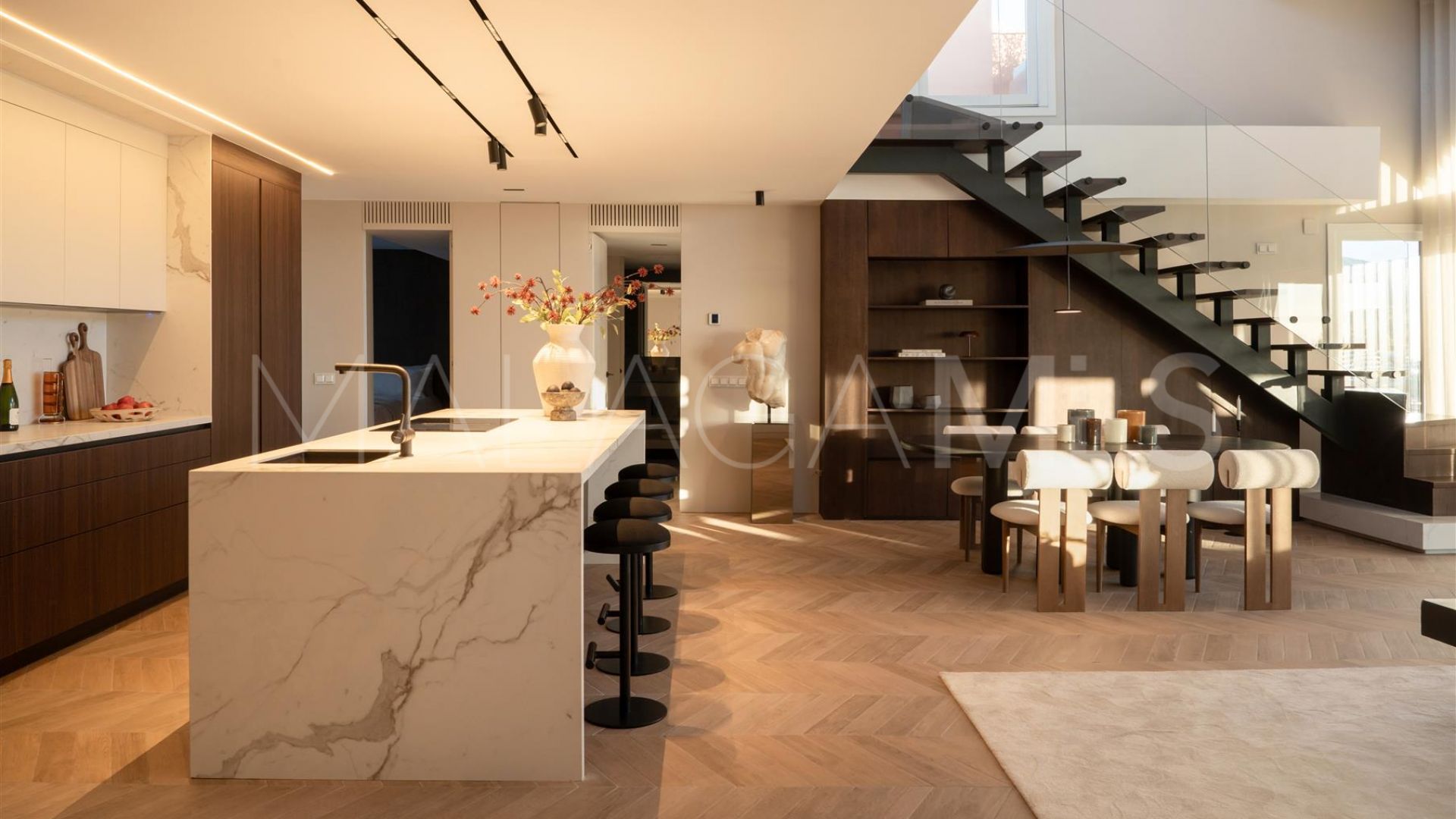 Zweistöckiges penthouse for sale in Magna Marbella