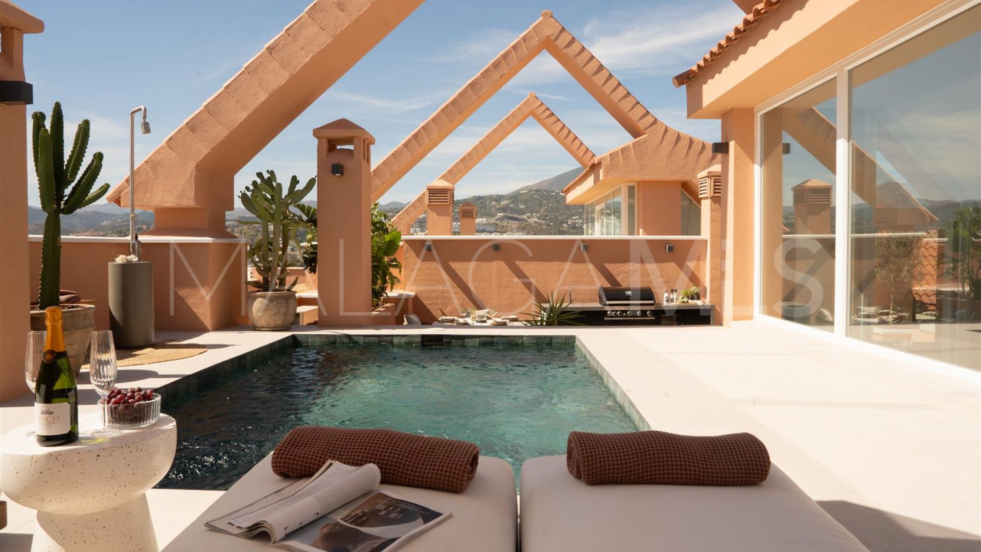 Zweistöckiges penthouse for sale in Magna Marbella