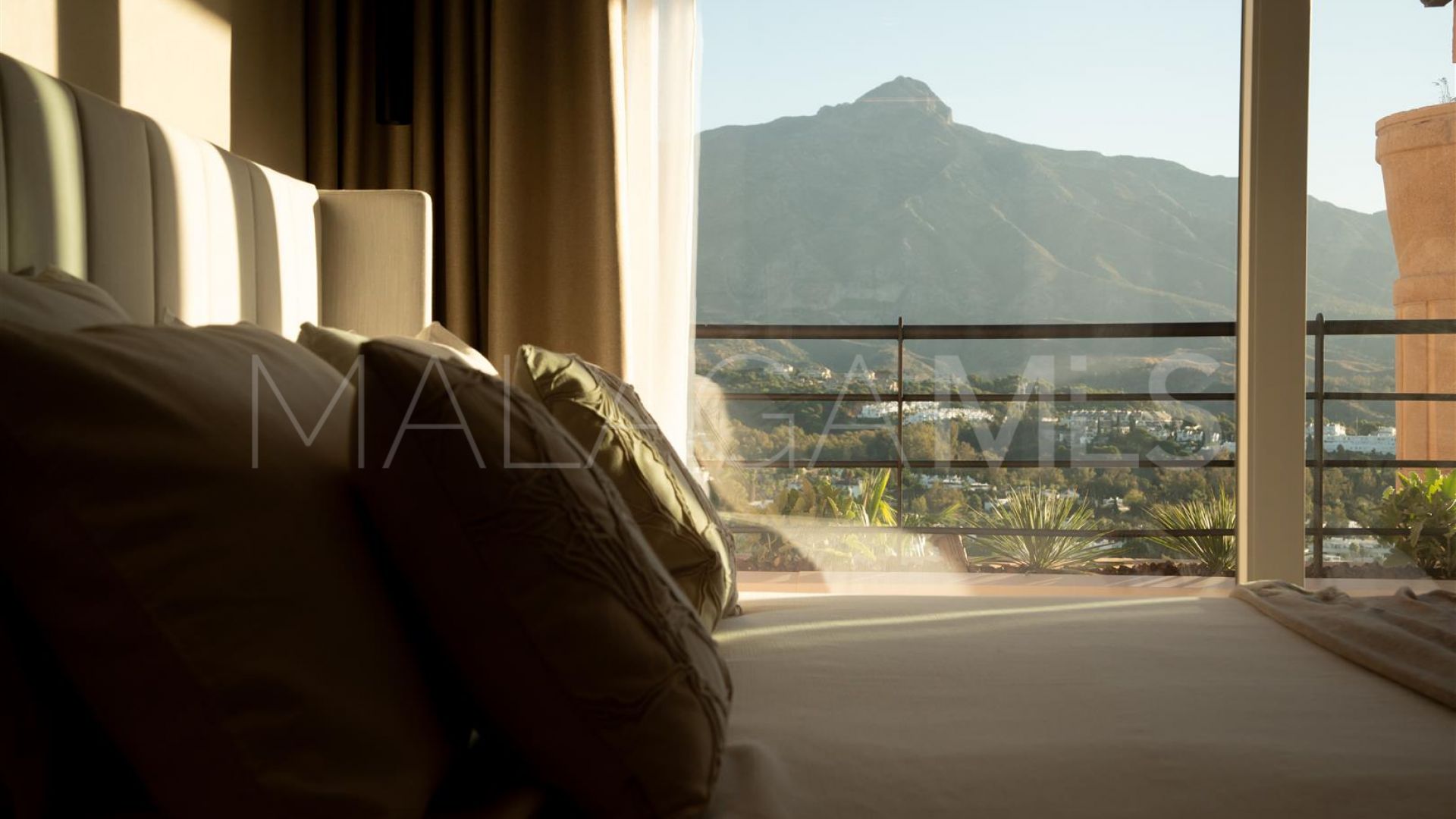 Zweistöckiges penthouse for sale in Magna Marbella