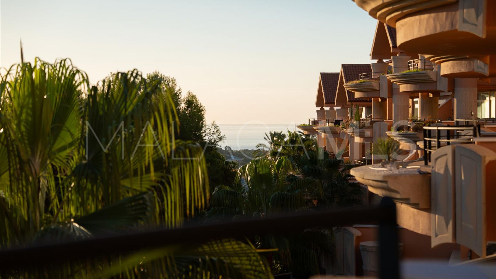 Zweistöckiges penthouse for sale in Magna Marbella