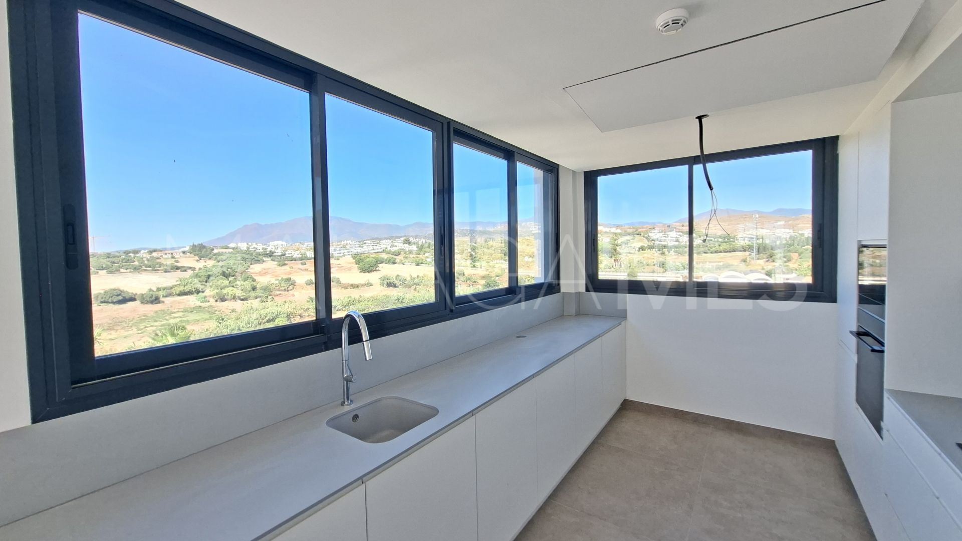 For sale Benahavis penthouse with 3 bedrooms