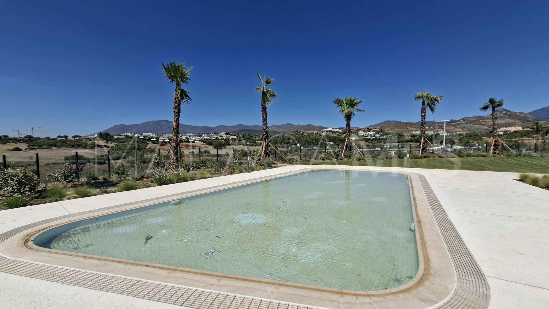 For sale Benahavis penthouse with 3 bedrooms