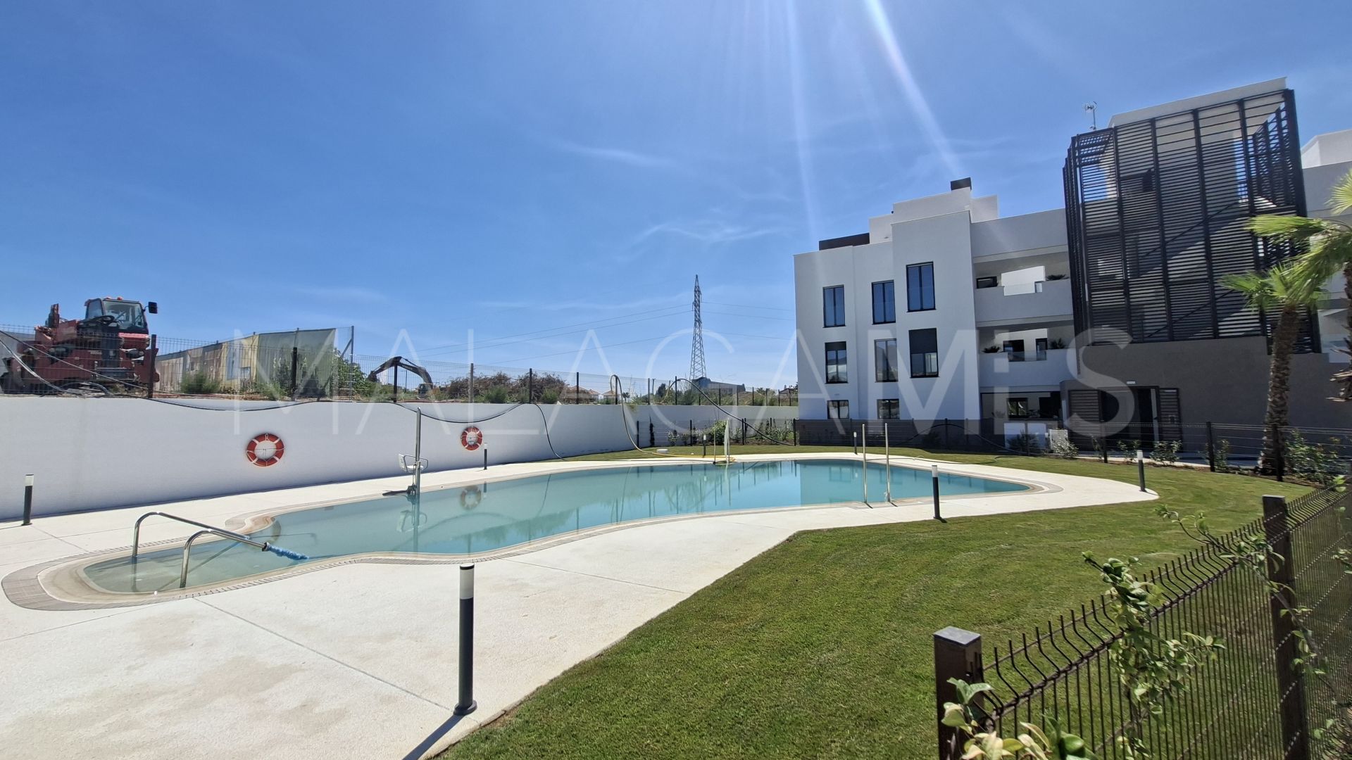 For sale Benahavis penthouse with 3 bedrooms