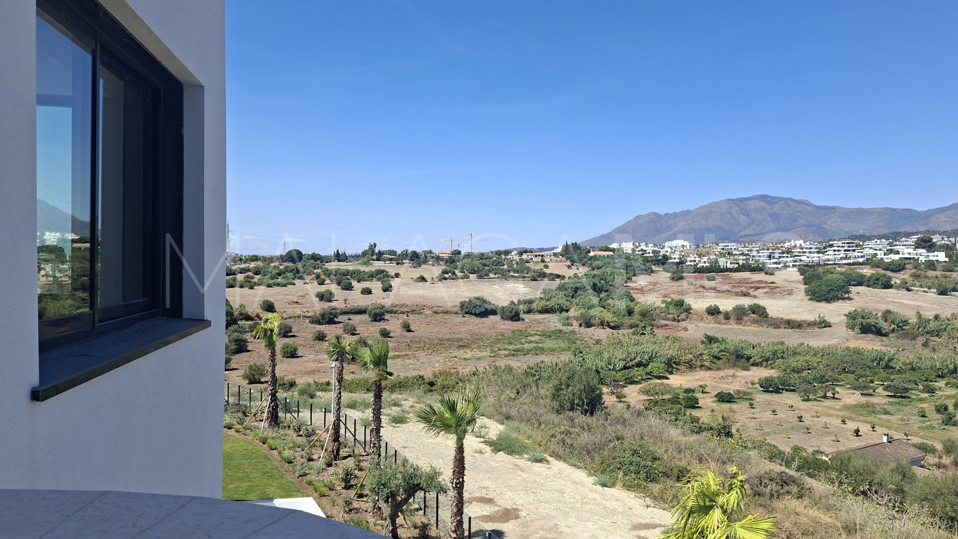 For sale Benahavis penthouse with 3 bedrooms