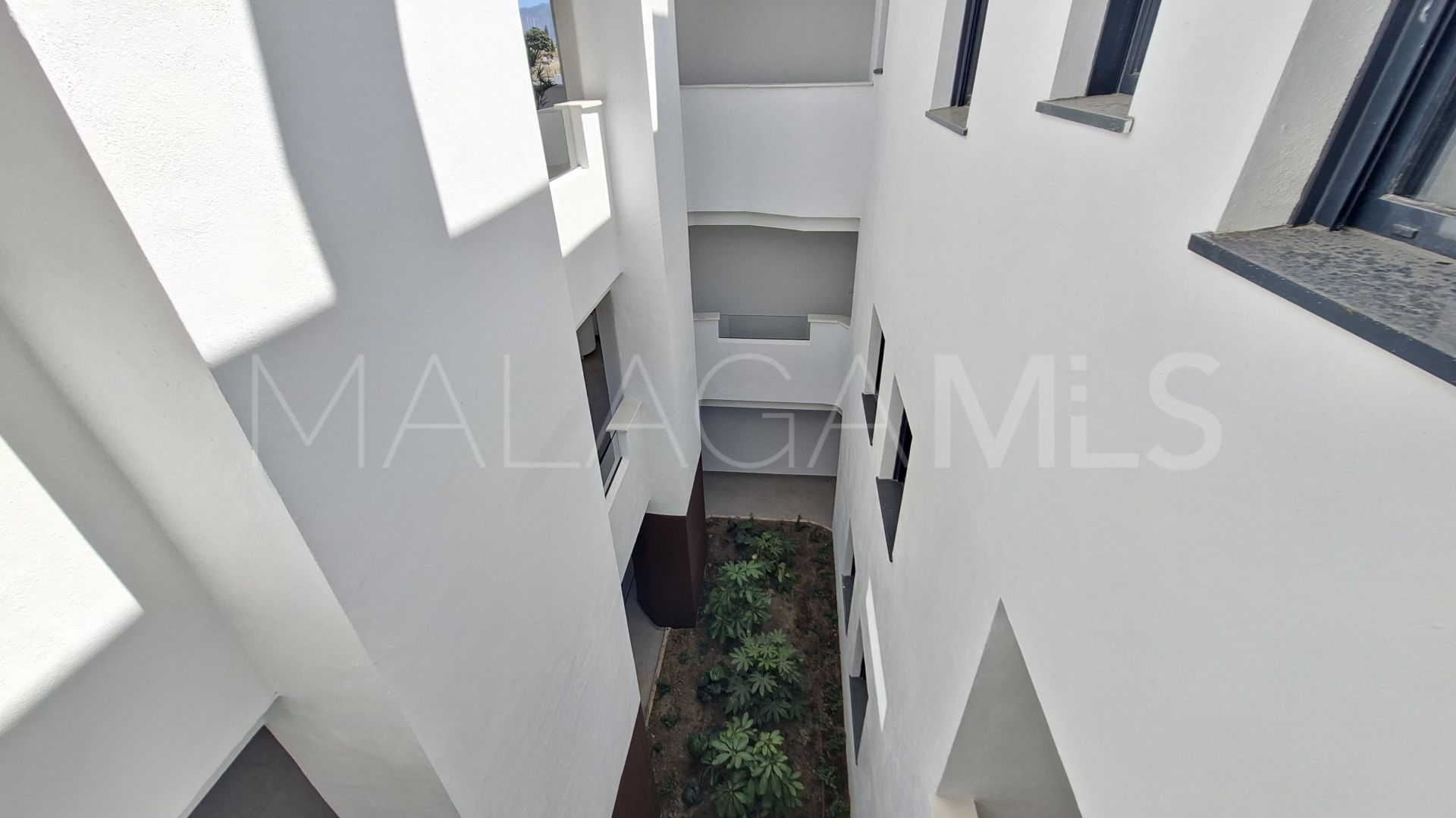 For sale Benahavis penthouse with 3 bedrooms