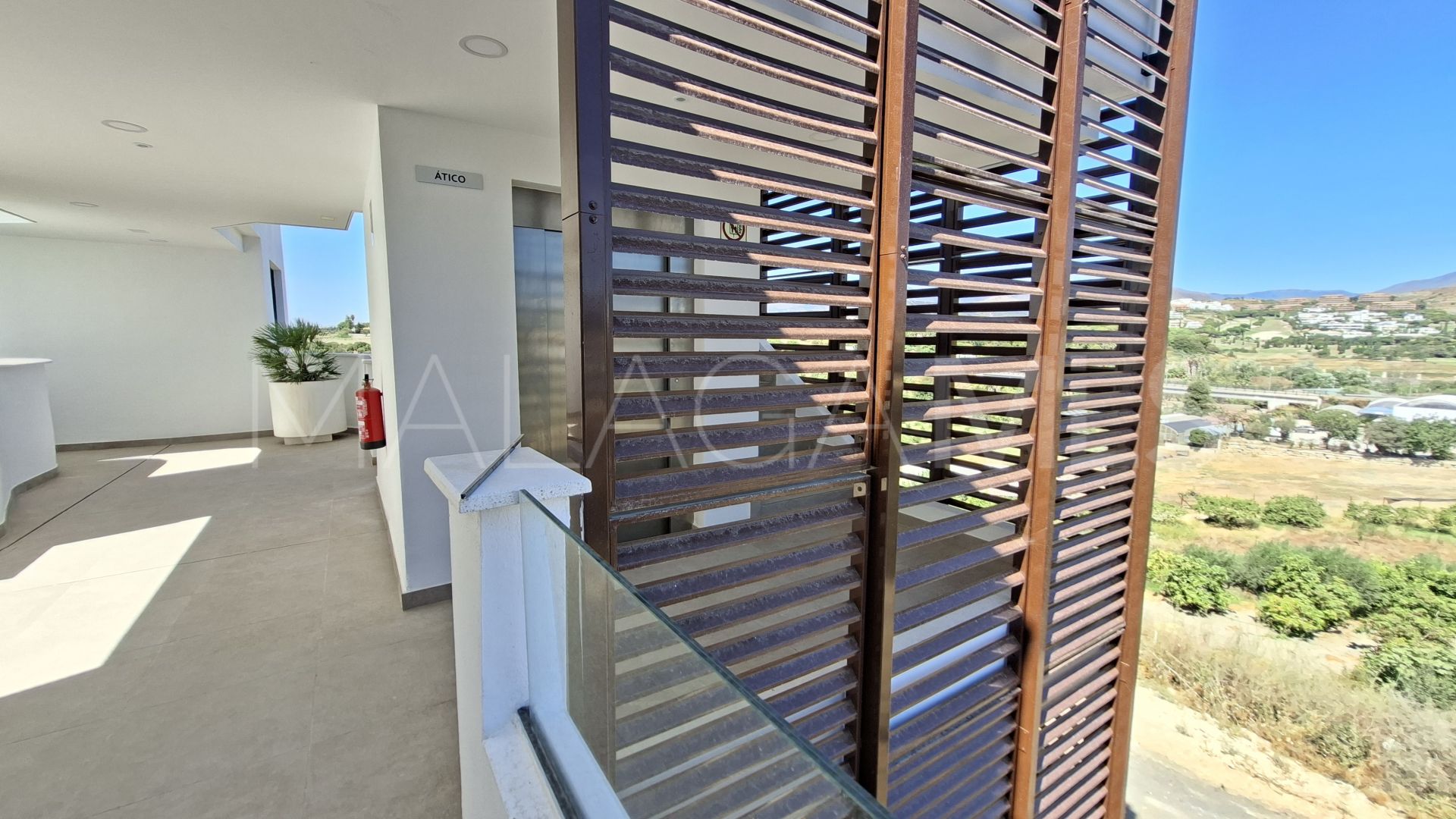 For sale Benahavis penthouse with 3 bedrooms